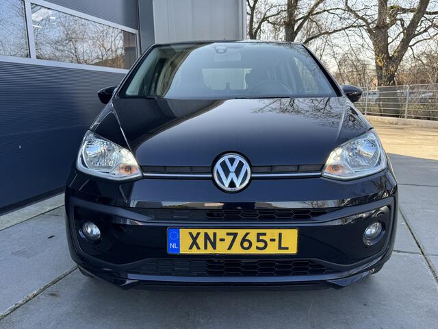 Volkswagen UP! 1.0 MPI 60 pk BMT high up! Stoelverwarming Cruise control Camera DAB