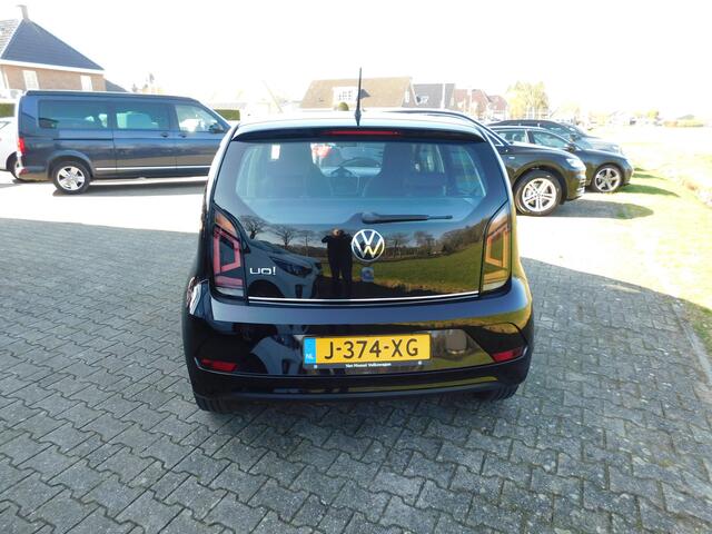 Volkswagen UP! 1.0 BMT move up!