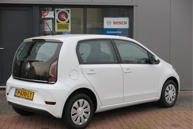 Volkswagen UP! 1.0 49kw 66pk Active Cruisecontrol , Stoelverwarming , Navi via App, Achteruitrijcamera , Parkeersensoren , DAB+ radio , Multifunctioneel stuurwiel.etc.