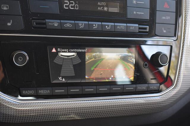 Volkswagen UP! e-up! Style Sport | All-seasons | Stoelverwarming | Camera | 12 mnd BOVAG garantie | Whatsapp 06-53188999