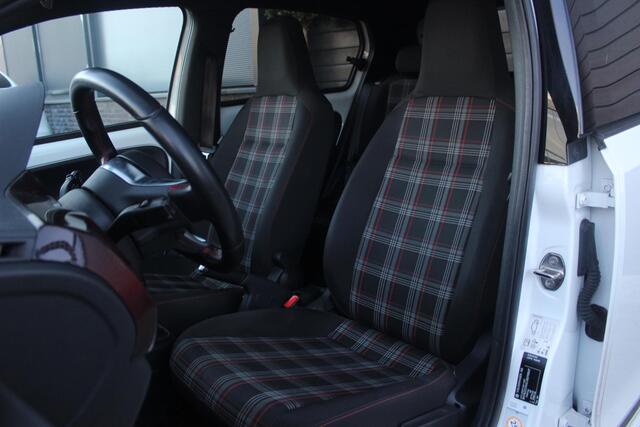Volkswagen UP! 1.0 TSI GTI | Panoramadak | Beats | Camera | Climate control | Dealer onderhouden