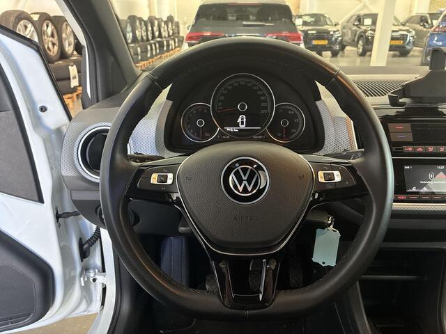 Volkswagen UP! 1.0 65pk High UP! · Camera · Cruise control · Stoelverwarming · Climatronic · 16'' Inch