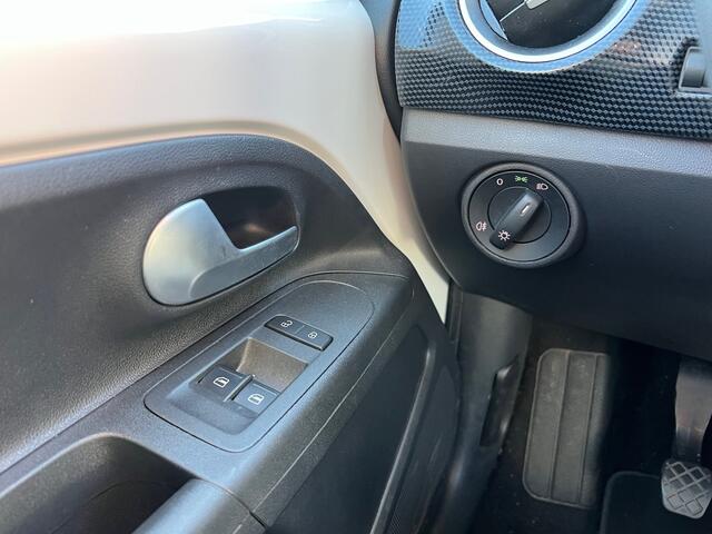 Volkswagen UP! 1.0 65pk Airco bluetooth Lane Assist