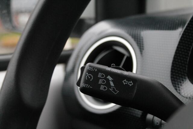 Volkswagen UP! 1.0 BMT move up! | Cruise | Stoelverw. | Climate