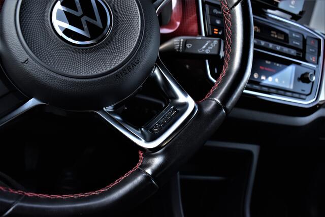 Volkswagen UP! 1.0 TSI GTI 116pk Camera/Led/Climate/Stoelverw./Smartphone integratie/Cruise/Lmv17"