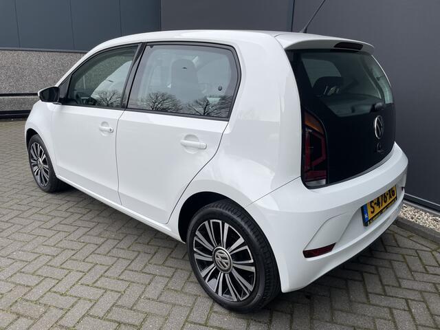 Volkswagen UP! 1.0 Airco - Licht metalen velgen 16 inch - Elektrische ramen - Led verlichting - Bluetooth - Radio - Start/stop systeem - Centrale vergrendeling met afstandsbediening