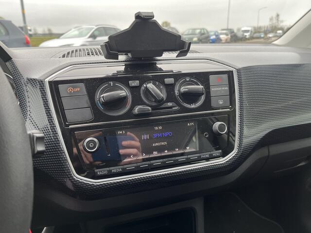 Volkswagen UP! 1.0 BMT move up! Airco / DAB / Centr. deurvergrendeling / NAP / 2e Paasdag open 09.00-17.00 uur