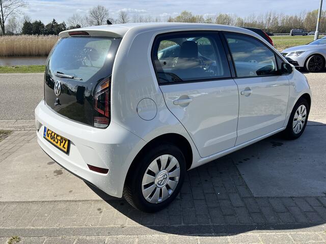 Volkswagen UP! 1.0 BMT move up! / Airco / DAB / Centr. deurvergrendeling / NAP / 2e Paasdag open 09.00-17.00 uur