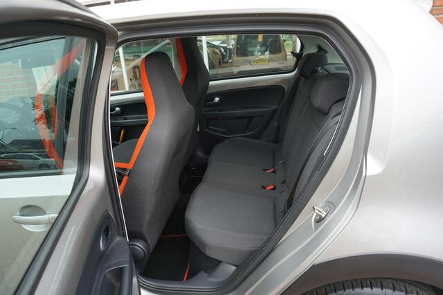 Volkswagen UP! 1.0 BMT cross up! Camera | Cruisecontr. | Climate *All in prijs*