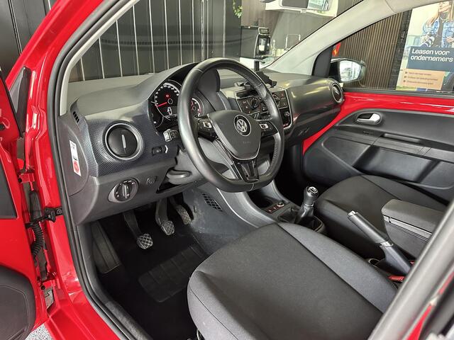 Volkswagen UP! 1.0 EcoFuel move up! | Stoelverwarming | Cruise Control | Parkeersensor Achter | Hill Hold Functie |