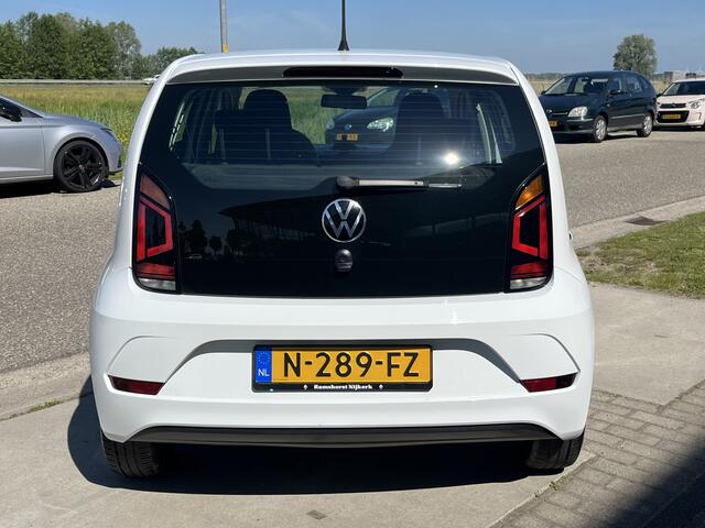 Volkswagen UP! 1.0 2e Pinksterdag open 09.30 - 17.00 uur