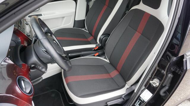 Volkswagen UP! 1.0 60pk 5Drs Colour Up! Pano.Dak 17inch LM Beats A-Camera CLima Stoelverwarming *Uniek* 17348km!