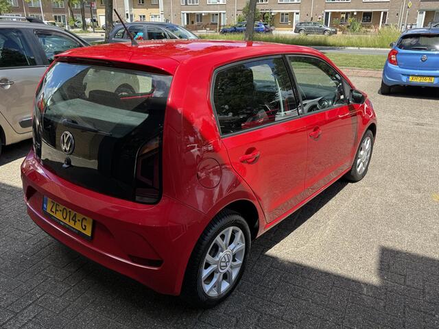 Volkswagen UP! 1.0 BMT up! beats / Airco/ Bluetooth/ Stoelverwarming/ Elektrisch ramen/ LED/ LMV