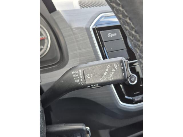 Volkswagen UP! 1.0 BMT up! Sound!