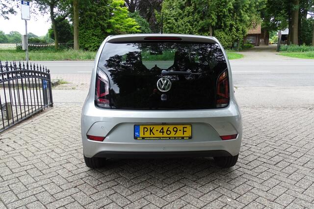 Volkswagen UP! 1.0 BMT move up! Clima DAB AUR Camera NWS