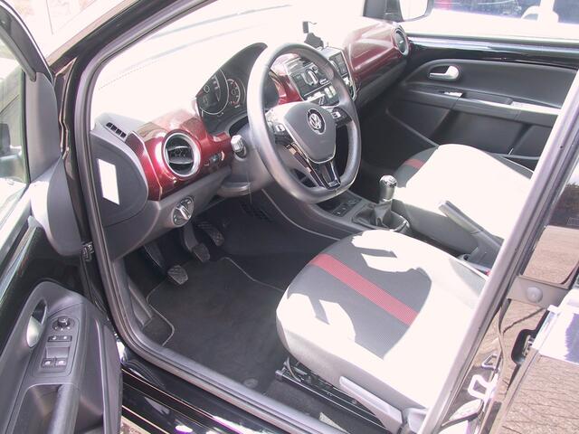 Volkswagen UP! 1.0 BMT high up! PDC! Cruise!!