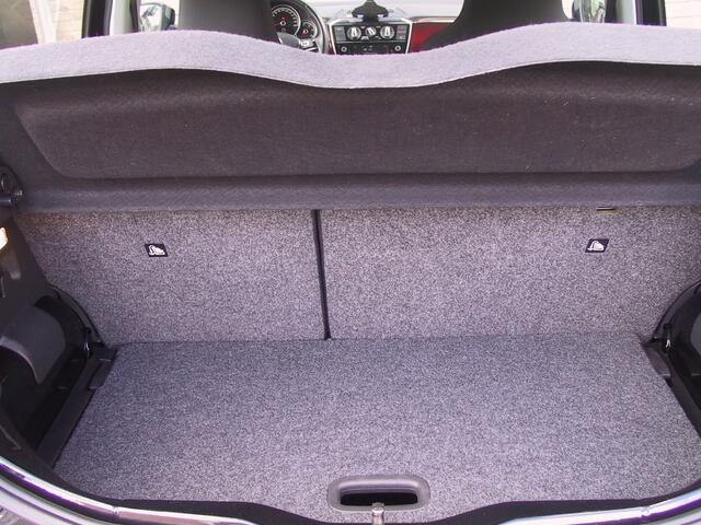 Volkswagen UP! 1.0 BMT high up! PDC! Cruise!!