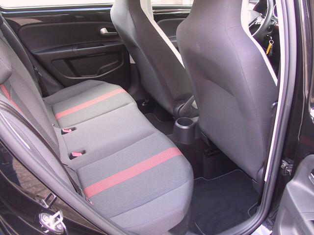 Volkswagen UP! 1.0 BMT high up! PDC! Cruise!!