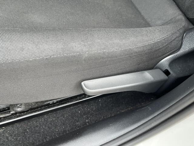 Volkswagen UP! 1.0 BMT move up! / AIRCO/ AUTO-VERLICHT./ ZEER ZUINIG/ BLUETOOTH/ DAB/