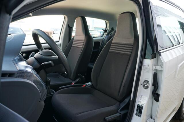 Volkswagen UP! 1.0 BMT move up! 5-DRS + AIRCO / DAB / BLUETOOTH