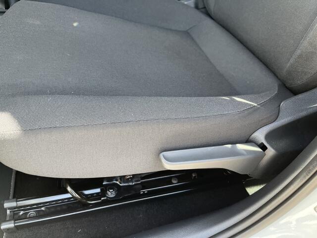 Volkswagen UP! 1.0 BMT / 5-DRS/ AIRCO/ BLUETOOTH/ DAB/ ZEER ZUINIG/ START-STOP