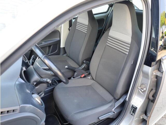Volkswagen UP! 1.0 Move up! Achteruitrijcamera | Climate Control | Stoelverwarming | Parkeersensoren | Cruise Control |