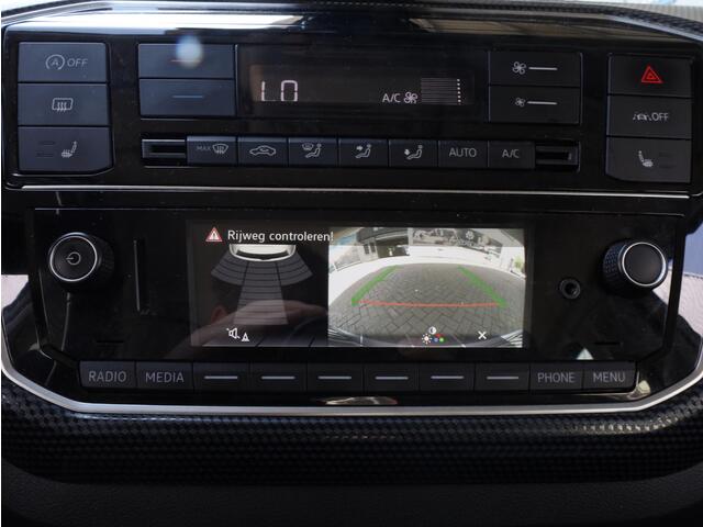Volkswagen UP! 1.0 Move up! Achteruitrijcamera | Climate Control | Stoelverwarming | Parkeersensoren | Cruise Control |