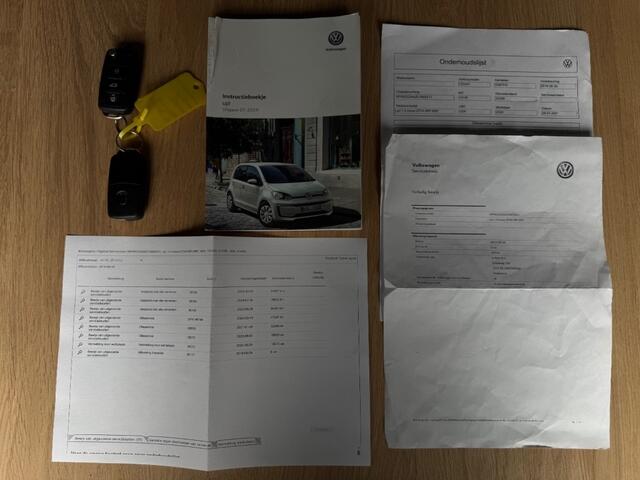 Volkswagen UP! 1.0 BMT MOVE UP! - NL Auto Airco Cruise Bluetooth Park. sens. achter