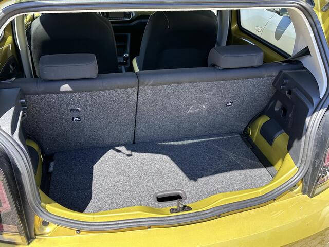 Volkswagen UP! 1.0 BMT HIGH UP! I STOELVERWARMING I P-CAMERA I LICHT METALEN VELGEN