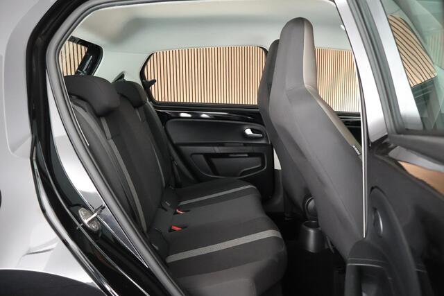 Volkswagen UP! 1.0 BMT 60pk high up! Stoelverwarming Parkeersensoren Cruise Control Climate Control