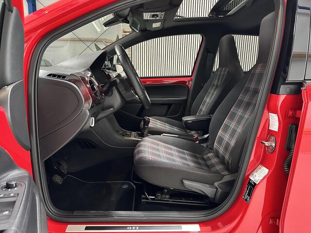 Volkswagen UP! 1.0 TSI GTI - 1 EIGENAAR - DEALER ONDERHOUDEN - PANORAMADAK - STOELVERWARMING - CRUISE CONTROL - PARKEERCAMERA