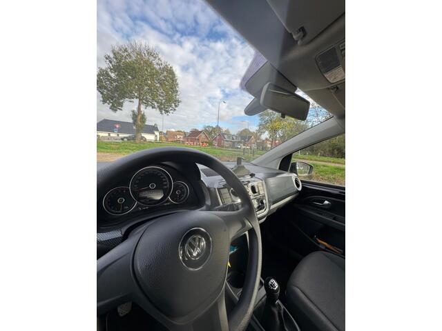 Volkswagen UP! 1.0 BMT move up!