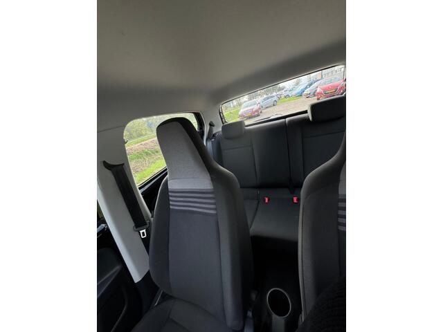 Volkswagen UP! 1.0 BMT move up!