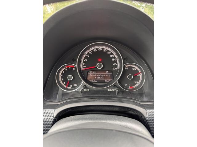 Volkswagen UP! 1.0 BMT move up!