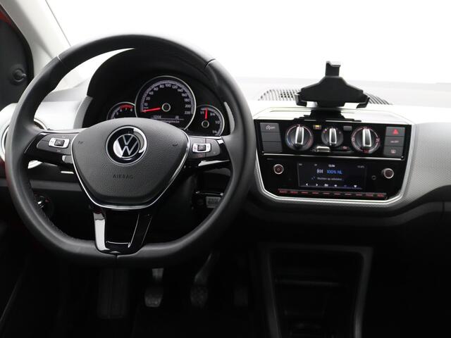 Volkswagen UP! 1.0 | Airconditioning | Camera achter | Parkeersensoren achter | Lichtmetalen velgen |