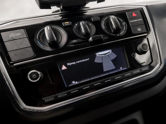 Volkswagen UP! 1.0 BMT Sport up! (AIRCO, CRUISE, PARKEERSENSOREN, GETINT GLAS, SPORTSTOELEN, LM VELGEN, NIEUWSTAAT)
