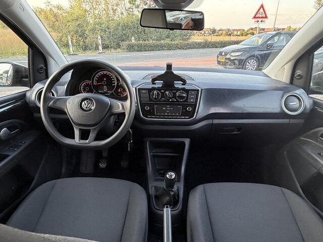 Volkswagen UP! 1.0 5 DEURS | AIRCO | DAB | LICHT METAAL | BOVAG !!