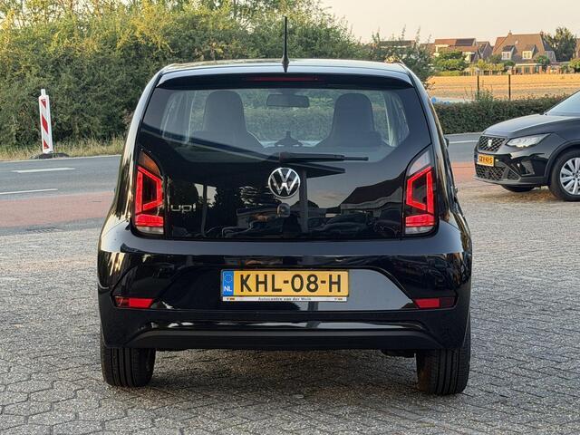 Volkswagen UP! 1.0 5 DEURS | AIRCO | DAB | LICHT METAAL | BOVAG !!