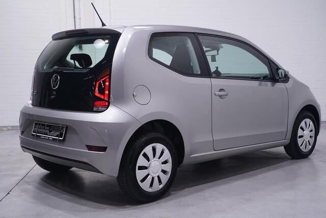 Volkswagen UP! 1.0 Stoelverwarming Bluetooth DAB Radio all-season banden telefoonhouder