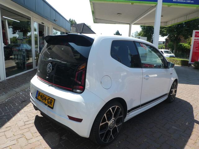Volkswagen UP! 1.0 TSI GTI 116PK Climatronic, Stoelverwarming, 17" Lichtmetaal