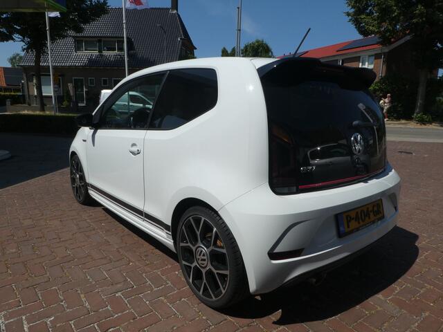 Volkswagen UP! 1.0 TSI GTI 116PK Climatronic, Stoelverwarming, 17" Lichtmetaal