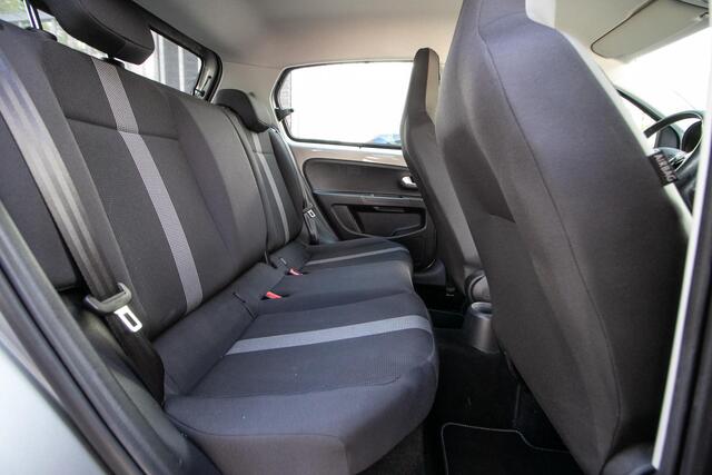 Volkswagen UP! 1.0 BMT high up Automaat | Cruise | PDC | DAB | LMV |