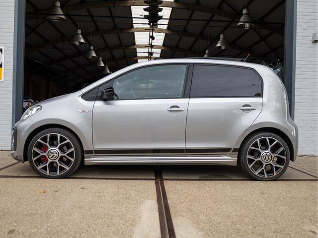 Volkswagen UP! 1.0 TSI GTI *Pano | Clima | Stoelverwarming | Camera | Sensoren | 17" | LED*