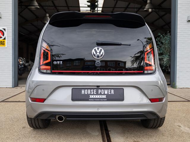 Volkswagen UP! 1.0 TSI GTI *Pano | Clima | Stoelverwarming | Camera | Sensoren | 17" | LED*