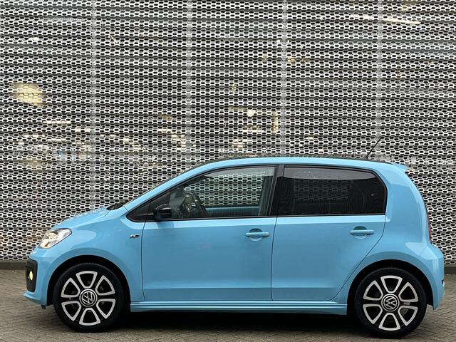 Volkswagen UP! 1.0 66PK R-Line / R-Line Exterieur / 16" LMV / Achteruitrijcamera / Climate Control / Cruise Control
