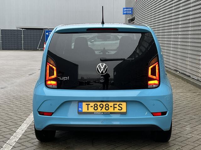 Volkswagen UP! 1.0 66PK R-Line / R-Line Exterieur / 16" LMV / Achteruitrijcamera / Climate Control / Cruise Control