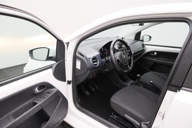 Volkswagen UP! 1.0 BMT move up! 2017 NAP | Airco | Camera | Cruise control | Bluetooth | PDC | Centrale vergrendeling | Goed onderhouden | Elektrische ramen + spiegels |