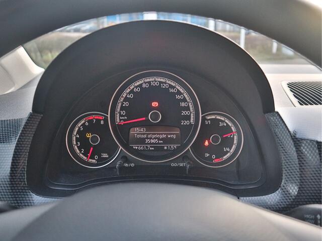 Volkswagen UP! 1.0 | Airco | Bluetooth | DAB | Elektrische ramen | ABS |