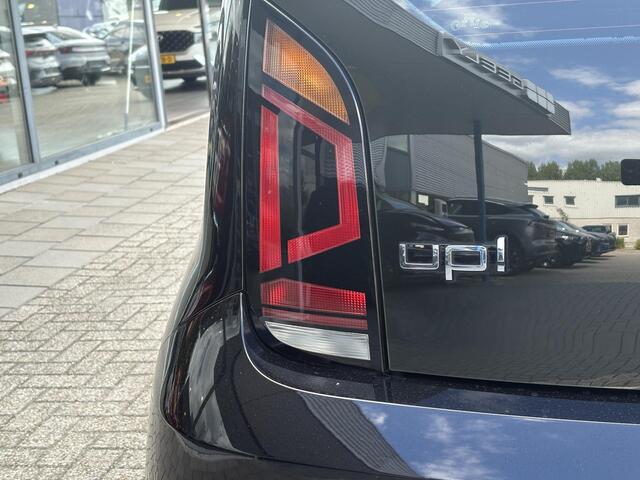 Volkswagen UP! 1.0 | Cruise control | Camera | Climate control