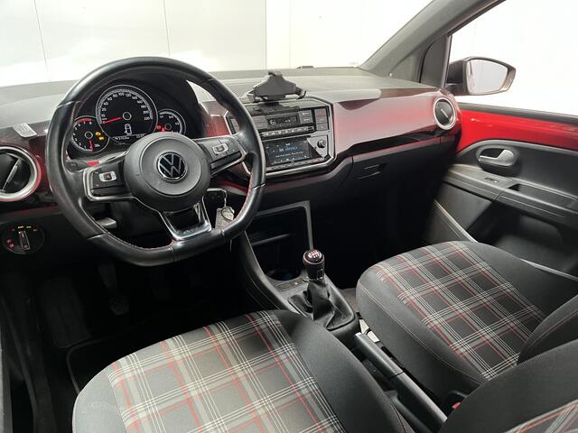 Volkswagen UP! 1.0 TSI GTI / CRUISE/ PARKEERSENSOREN + CAMERA/ STOELVERWARMING/ BEATS AUDIO/ BLUETOOTH/ DAB/ CLIMA/ 17'' LMV